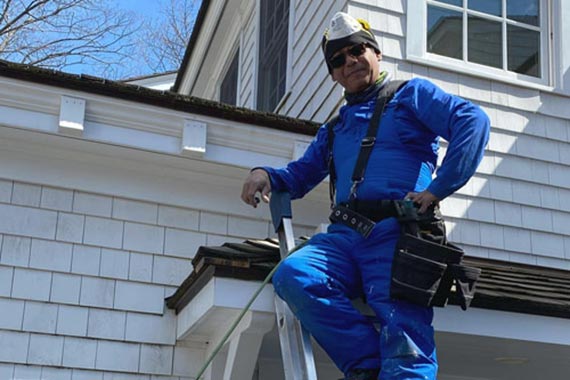 Professional Rain Gutter Cleaning
